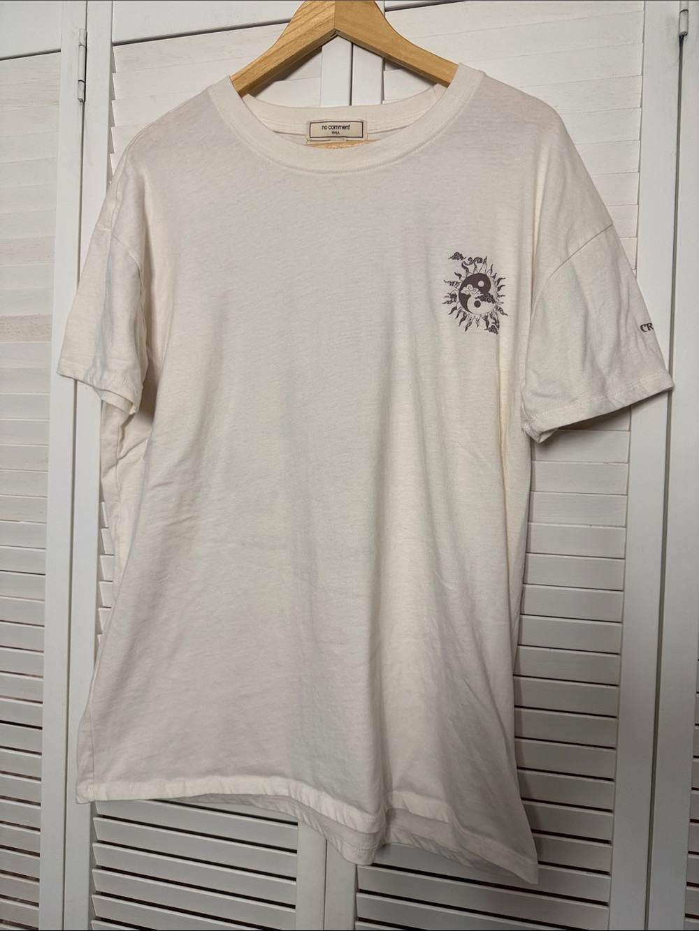 No Comment Originals Cream Short-Sleeve Yin Yang Graphic Tee